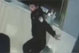 还真是个精神小伙！通宵办案后义乌民警一段尬舞火了，可爱又心疼图片