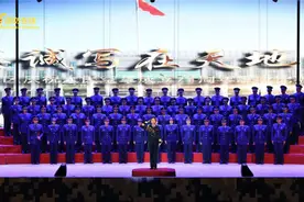 歌声嘹亮！空军某试训基地某部举办“忠诚写在天地间”歌咏比赛图片