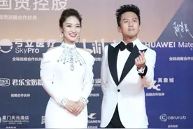 金鸡奖红毯星光璀璨 刘德华李现易烊千玺帅气逼人图片