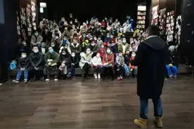黑熊在笼子来回走动是在玩耍吗？科普博主教你看懂动物行为背后的真相图片