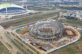 瞰海南 | 海口五源河体育馆“渔船”形体初具雏形 预计明年底交用图片