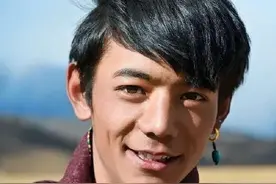 人民日报：珍视“丁真们”的纯真，网友热议：希望他一直保持纯真图片