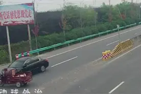 不停让遇上不减速，漯河107国道发生惨烈车祸图片