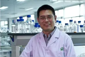 致敬“新冠疫苗守护者”赵振东 重大突发疫情发生时，他总是挺身而出图片