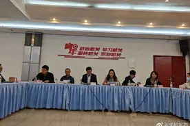 四川中小学生有了自己的足球比赛图片
