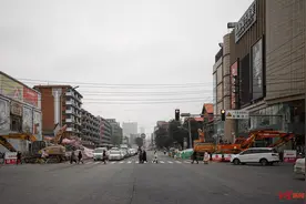 “服役”26年，成都一环路“最老”天桥被拆除图片