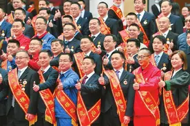 致敬“四川省劳动模范”，他们是新时代最美奋斗者图片