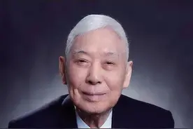 学生深情缅怀陈灏珠院士：严师良友育英才，桃李不言自成蹊图片