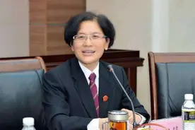 张家慧案判决书披露：海南一法院庭长受贿五千美元，现已被双开图片