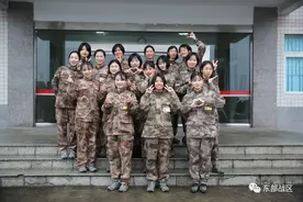 女新兵班长，你好图片