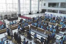 脑洞大开！这些学生用纸和线“造桥”图片
