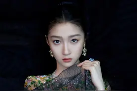 美人计 | 女明星不健身，是等着被30斤的裙子拽个跟头吗？图片