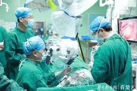 五旬挖藕工重度耳聋30年，医院减免3万元为他恢复听力图片