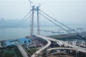 以联建促廉洁 宜昌伍家岗长江大桥请来检察官“以案说法”图片