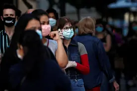 全球疫情：全球日增确诊超55万例 累计逾6734万例 美国新增超18万例图片