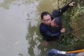 浙江一医院院长刺骨溪水里救起5岁男童，“我是旱鸭子，从小就怕水……”图片