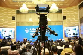 剑桥校长北大论道：“没有人是一座孤岛”图片