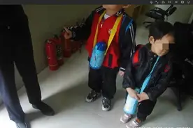 一年级男孩怕爸妈吵架自己送妹妹上学，结果迷路所幸获救助图片