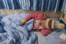 妈妈离家出走6年 10岁白血病女孩的心愿：我很想妈妈，想她来看看我图片