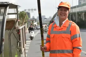 一把扫帚一腔真情——记全国劳模、西乡塘区环卫站清保综合服务队片区副区队长玉燕玲图片