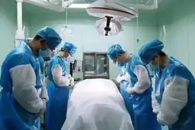 妈妈不幸离世！河南19岁女孩做出这个决定！泪崩……图片
