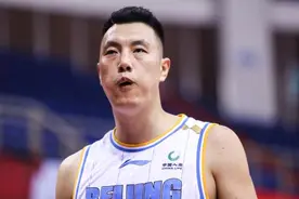 纵观CBA｜三段英雄归来的故事，说尽球场上的酸甜苦辣图片
