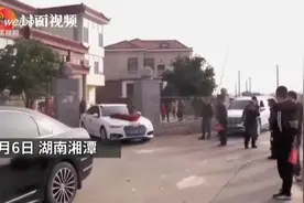 湘潭一女子出嫁，家中狗狗跟婚车狂奔10多公里……图片