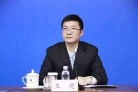青年博士王进入职即被山师聘为副教授图片