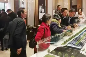 天气越来越冷，这里的楼盘销售却越来越热图片