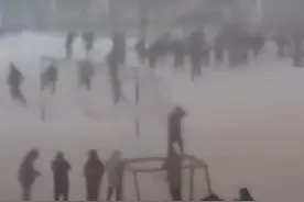 北方的白雪VS南方的烈阳图片