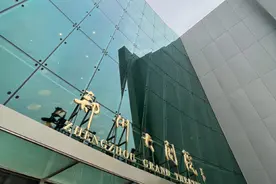 郑州 大剧院交通接驳车来啦！市民看完演出回家更方便图片