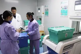 每天跑4000趟 医院有了专属“智慧跑腿小哥”图片