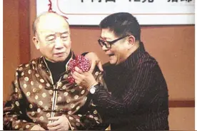 “老娘舅”李九松离开了，今天老搭档王汝刚又写了许多话图片