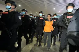 杀害6人的A级通缉犯张承禹曾流窜多地，11年靠假扮哑巴来隐藏身份，逃亡基本靠步行与骑自行车图片
