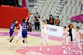 WCBA第十四轮焦点战 新疆94:81力克内蒙古 终结内蒙古12连胜图片