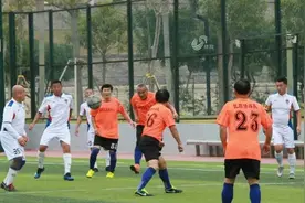 左文清进球如麻，青岛校友联盟6战全胜在珠海捧起“大湾杯”图片