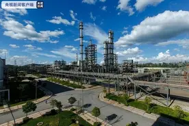 云南成为全球最大的绿色单晶硅光伏材料生产基地 年产量超12万吨图片