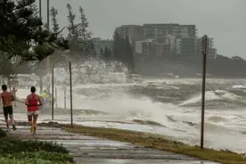 极端天气持续肆虐澳大利亚昆士兰州东南部地区 部分地区电力、道路中断图片