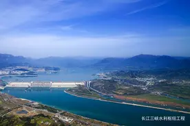 三峡集团年营业收入首次突破千亿元大关，较五年前增超57%图片