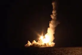 美媒曝光！俄核潜艇试射4枚洲际弹道导弹，驻德美军基地响起“空袭！”“空袭！”图片