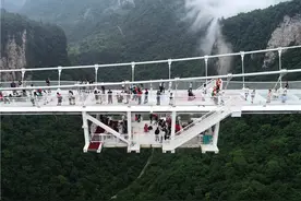 太刺激了，张家界大峡谷蹦极开跳，你敢来体验吗？图片