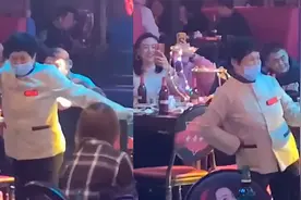保洁阿姨回应在音乐餐厅跳舞走红：从小就爱跳舞，听到音乐就站不住视频封面