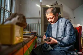 鱼台“木雕达人”张东波：以刀为笔，枯木逢春写春秋图片