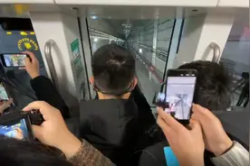 打卡族、上班族都热爱！你也可以当一盘成都地铁9号线“司机”图片