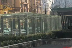 成都二十四城二期小区一住户家起火 社区：疑因住户未关取暖器所致图片