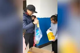 给女学生发卫生巾的男老师：让贫困地区生理知识不“贫困”图片