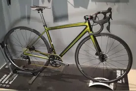 「上称党的崛起」4.65KG！挑战全球最轻Specialized S-Works Aethos整车图片