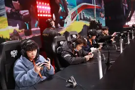 DYG夺得KPL秋季赛冠军 选手在挫折中成长是圆梦关键图片