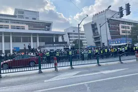 支援还是变相裁员？苹果代工厂上千员工讨要返费，安置方案未获认同图片