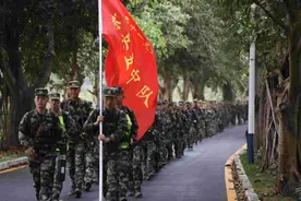新兵拉练：一路征途“硝烟”不断图片